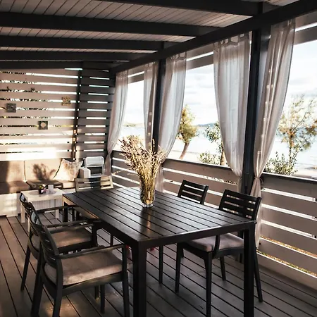 Rasin Mobile Homes 파코스탄