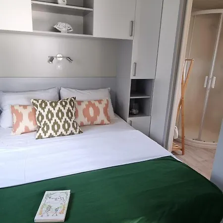 펜션 Rasin Mobile Homes 파코스탄