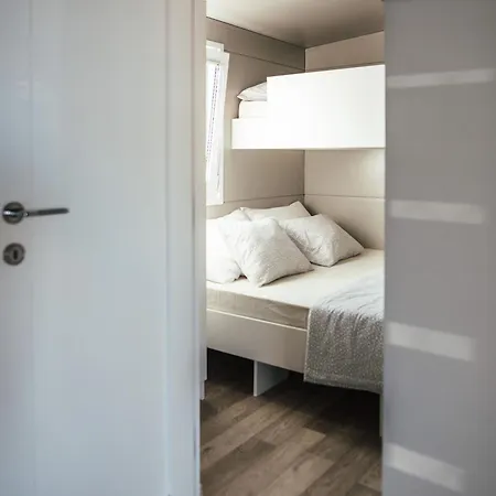 Rasin Mobile Homes 파코스탄