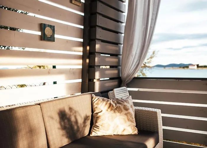 Rasin Mobile Homes Пакоштане