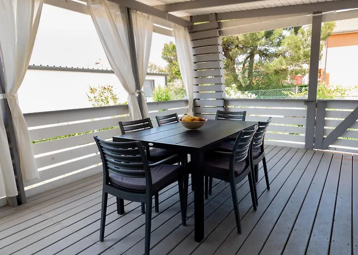 Rasin Mobile Homes *